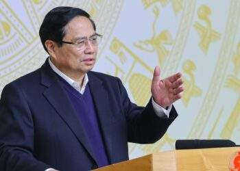 Thủ tướng yêu cầu ngăn chặn nguy cơ hàng nước ngoài "núp bóng" hàng Việt để xuất khẩu đi nước khác