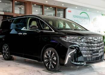 Toyota recalls luxury Alphard cars in Vietnam over faulty hoods