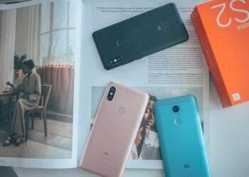 Trúng laptop và robot hút bụi khi mua điện thoại Xiaomi