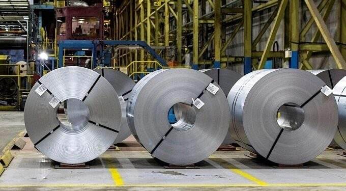 US-Canada trade war heats up as Trump doubles metals tariffs, then backs off