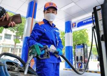 Dầu thô sập sàn, ghi nhận cú lao dốc mạnh nhất hơn 1 năm