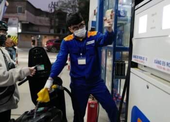 Gasoline prices rise from 5-year low