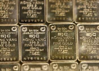 Gold prices set new records twice in one day