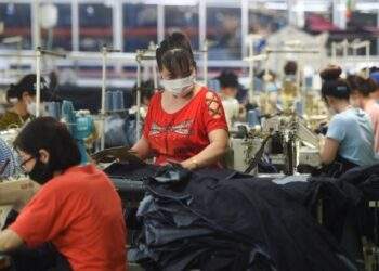 HCMC exporters halt hiring over fears of US tariff impact