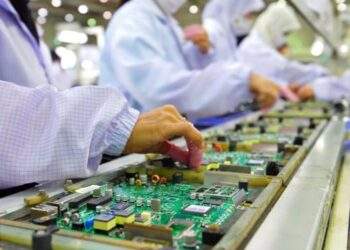 Nhóm hàng công nghệ giữ vai trò trụ cột trong cán cân thương mại