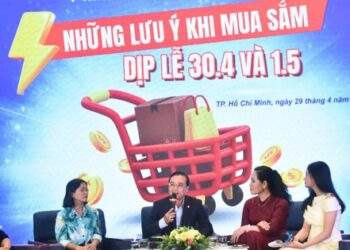 Những mặt hàng nào gây "sốt" tại siêu thị, chợ và online dịp lễ 30-4?