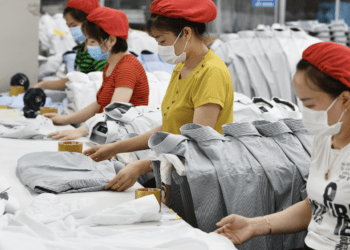 Ông Trump hoãn áp thuế, 3h sáng khách Mỹ gọi gấp doanh nghiệp Việt