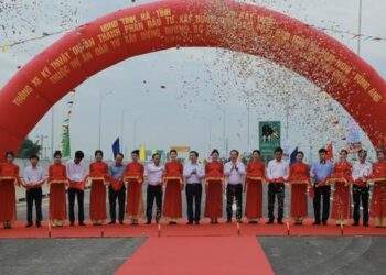 Thông xe kỹ thuật hai đoạn cao tốc qua Hà Tĩnh