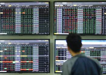 VN-Index drops as trading hit 2-week low