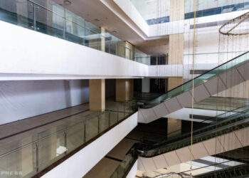 Vacant prime spaces plague Hanoi’s shopping malls