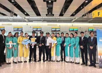 Vienam Airlines kỷ niệm 10 năm mở đường bay thẳng đến London Heathrow
