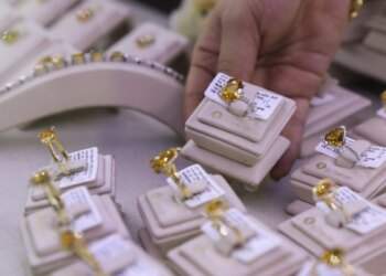 Vietnam gold plunges to 9-day low