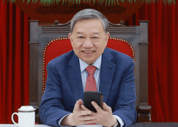 Vietnamese Party chief holds phone talks with US President