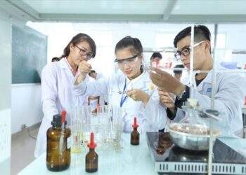 Xây dựng cơ chế, chính sách đặc thù, đột phá để thu hút, trọng dụng nhân tài KH&CN
