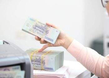 Bất chấp lãi suất thấp, nhiều doanh nghiệp vẫn gửi tiết kiệm hàng ngàn tỉ đồng