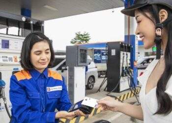 Bất ngờ tăng sốc, hồi hộp chờ điều chỉnh vào ngày mai