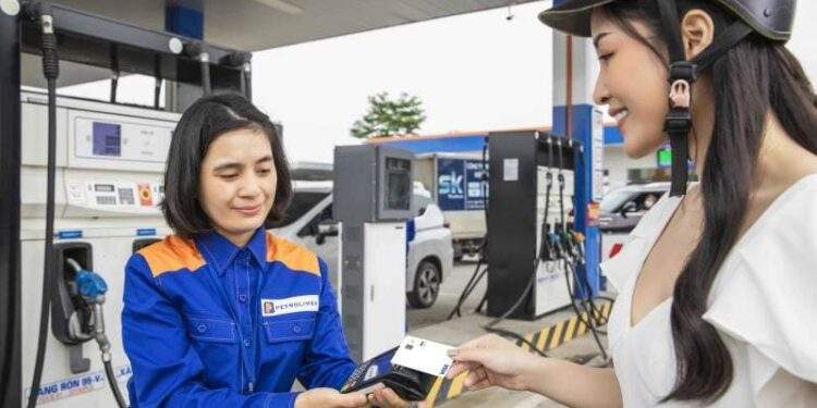 Bất ngờ tăng sốc, hồi hộp chờ điều chỉnh vào ngày mai