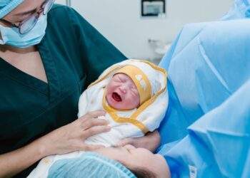 Bệnh viện Mặt Trời đón em bé đầu tiên chào đời bằng phương pháp 'đẻ không đau'