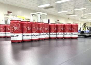 Bia Budweiser tăng gấp đôi công suất sau 10 năm