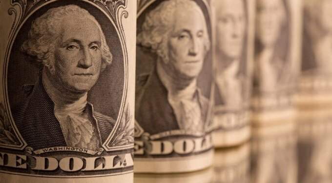 Dollar posts 3rd straight day gain against dong