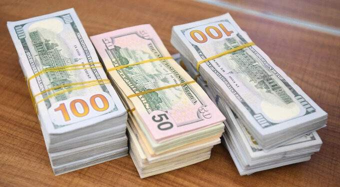 Dollar strengthens against dong - VnExpress International