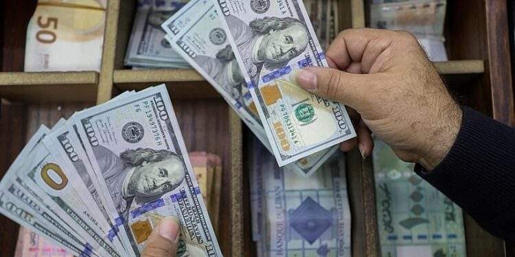 Đồng loạt suy yếu, tỷ giá chợ đen bán ra 26.500 VND/USD