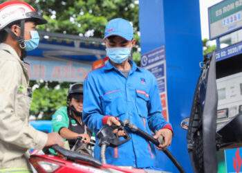 Gasoline drops - VnExpress International
