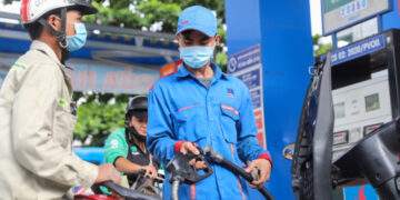 Gasoline drops - VnExpress International