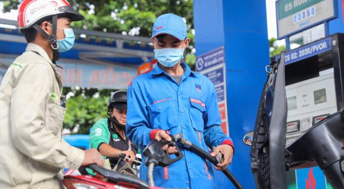 Gasoline drops - VnExpress International
