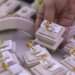 Gold sinks to 11-day low