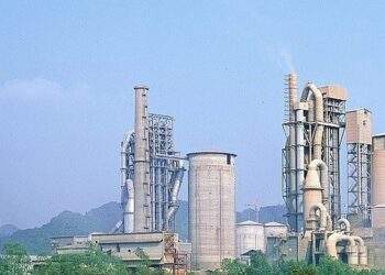 Hàng loạt doanh nghiệp xi măng, sắt thép tiếp tục chìm trong thua lỗ