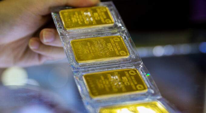 Party chief urges end to gold monopoly