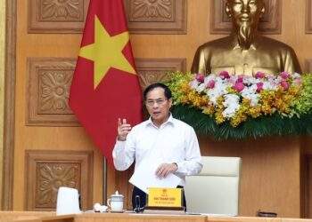 Phó Thủ tướng yêu cầu kiểm tra ngay khi người dân tố giác hành vi buôn bán hàng giả