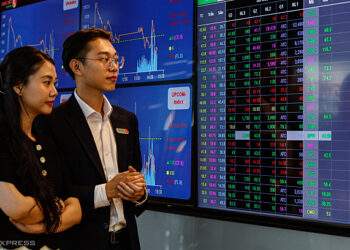 Stocks break 4-session gaining streak