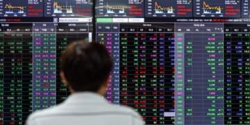 Stocks post little gain - VnExpress International