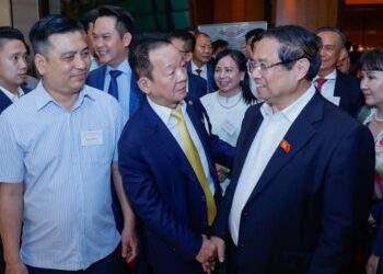 Thủ tướng Chính phủ đối thoại với các doanh nhân ngay tại hội nghị quán triệt và triển khai Nghị quyết 68