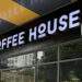 Tranh cãi việc The Coffee House bịt kín ổ cắm điện 'đuổi khéo khách'