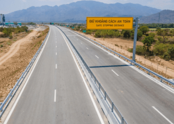 Trình Quốc hội chi 1,7 tỷ USD làm cao tốc nối Tây nguyên xuống ven biển; tăng vốn một dự án hơn 3.700 tỷ đồng