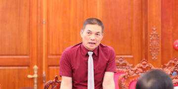 Từ tấm biển bảo hành đến những cú trượt thầu gây xôn xao