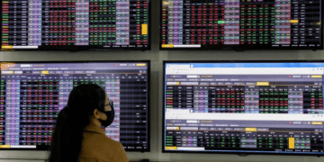 VN-Index starts week lower - VnExpress International