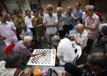 300,000 Singaporean seniors to receive nearly US$1,000 in health support