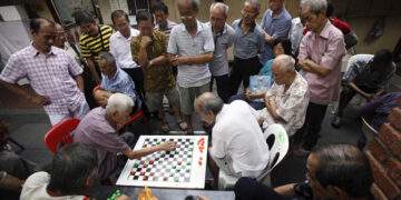300,000 Singaporean seniors to receive nearly US$1,000 in health support