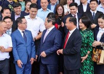 Chính phủ cam kết tháo gỡ loạt vướng mắc từ đất đai, thủ tục đến vốn và hạ tầng