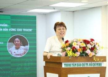 Doanh nghiệp bị áp lực trước nhiều vụ thực phẩm bẩn, tin đồn...