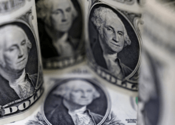 Dollar gains over dong - VnExpress International