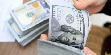 Dollar rises against dong - VnExpress International