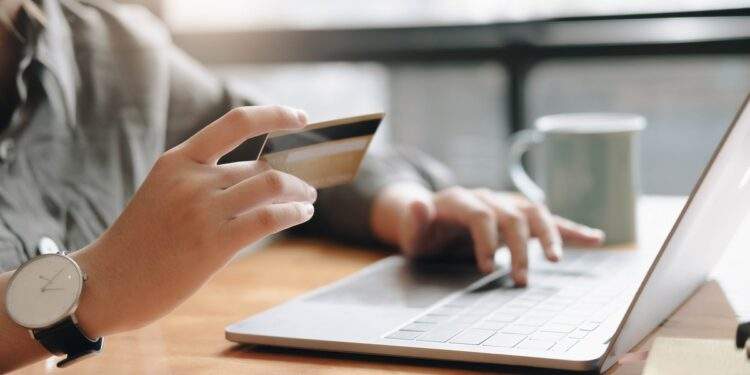 Gen Z, bạn đã biết quản lý thu nhập của mình?