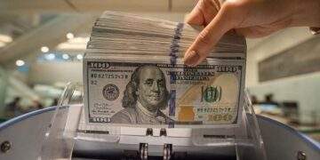 Giảm không ngừng, tỷ giá chợ đen bán ra 26.430 VND/USD