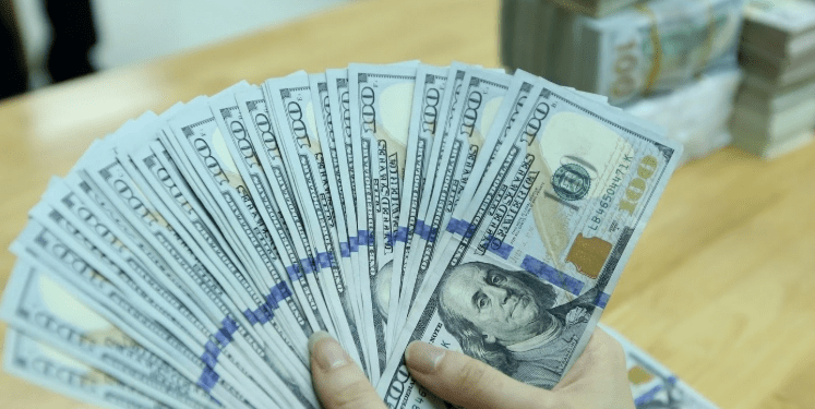 Giảm không ngừng, tỷ giá chợ đen bán ra giảm 50 VND/USD