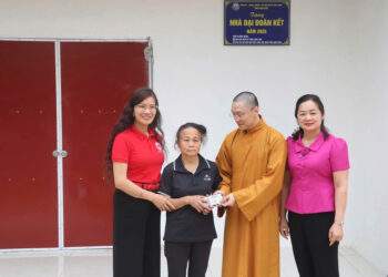 Giữ vững ngọn lửa nhân đạo